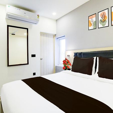 Townhouse Aarav Business Hotel Hyderabad Bagian luar foto