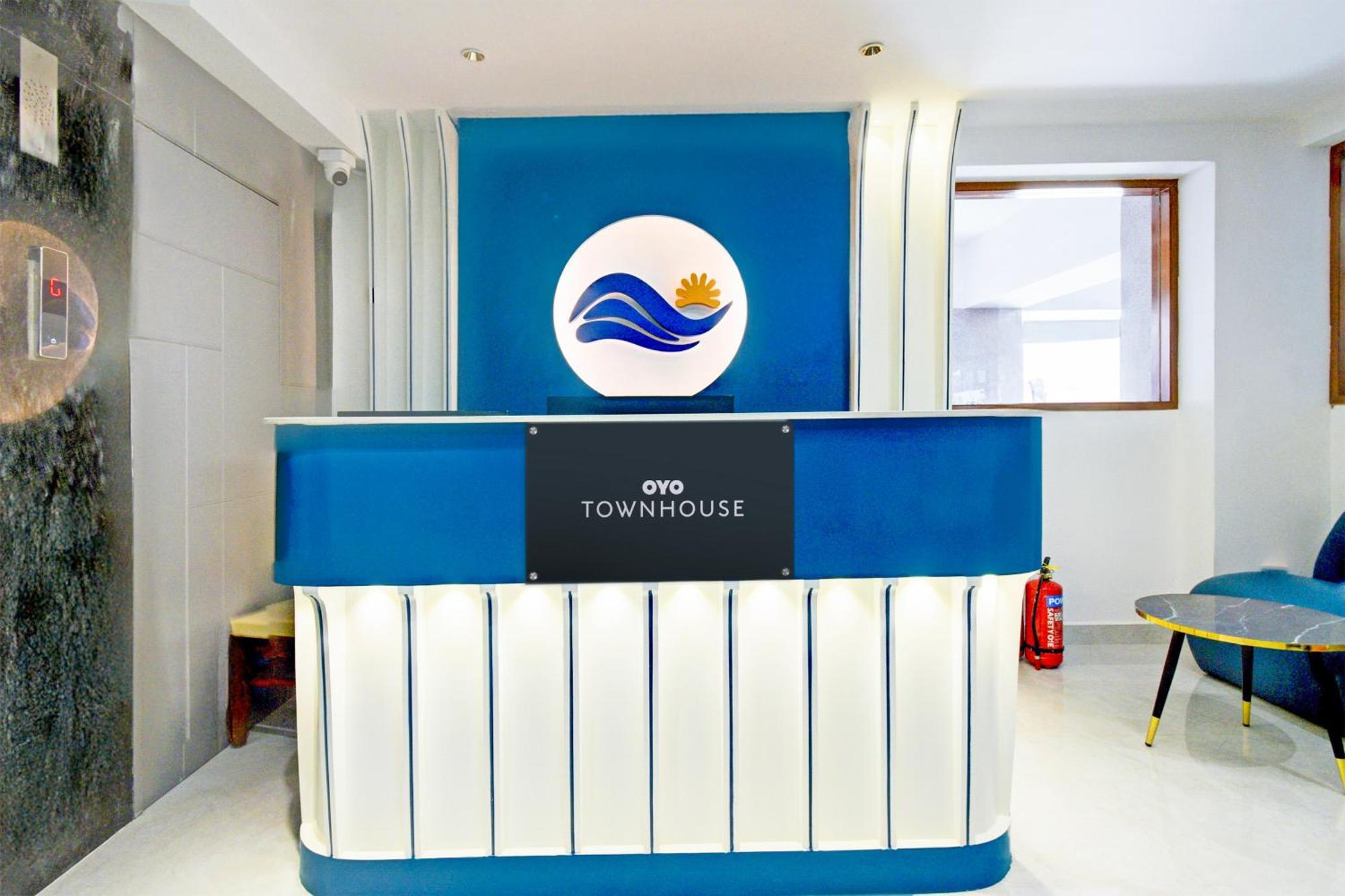 Townhouse Aarav Business Hotel Hyderabad Bagian luar foto
