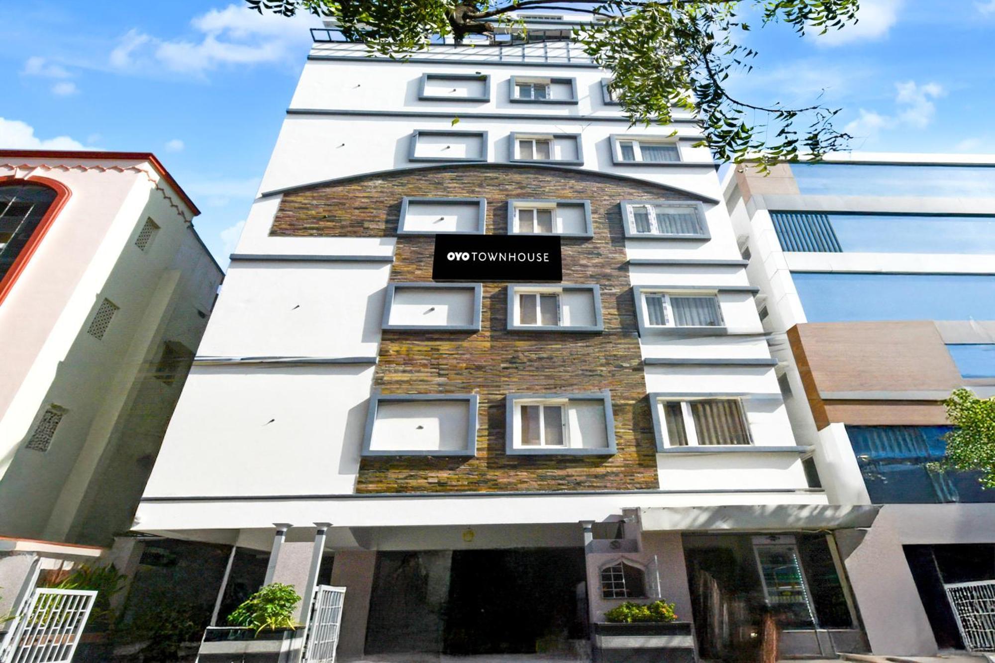 Townhouse Aarav Business Hotel Hyderabad Bagian luar foto