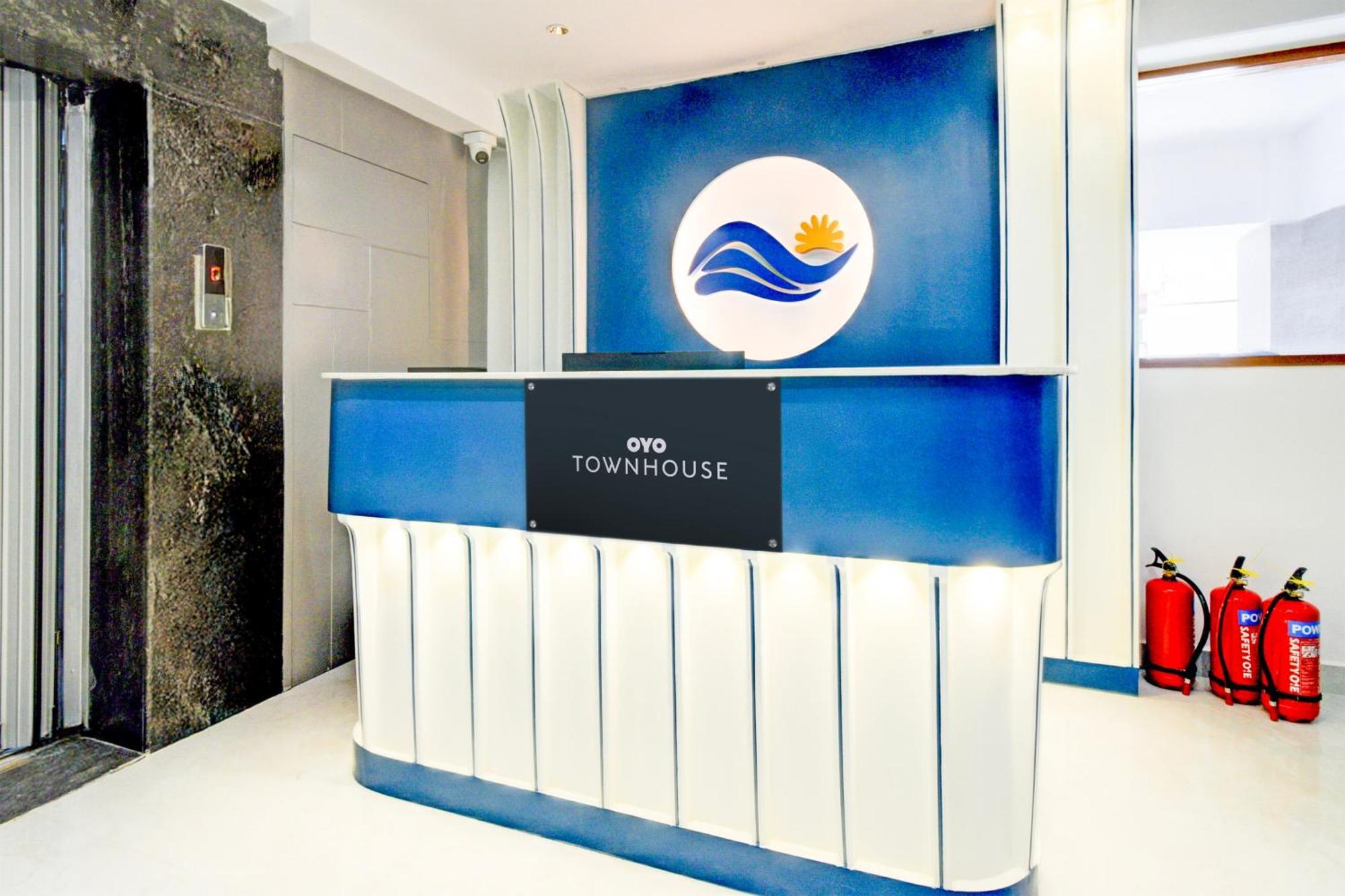 Townhouse Aarav Business Hotel Hyderabad Bagian luar foto