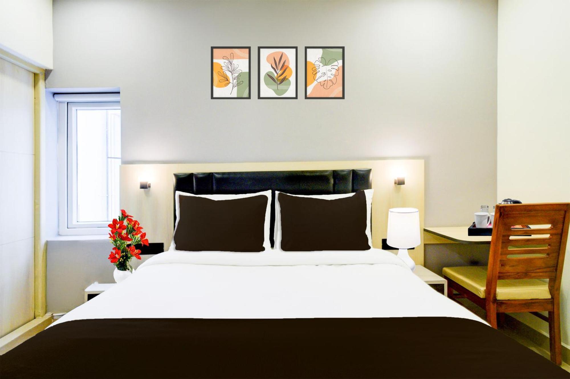 Townhouse Aarav Business Hotel Hyderabad Bagian luar foto