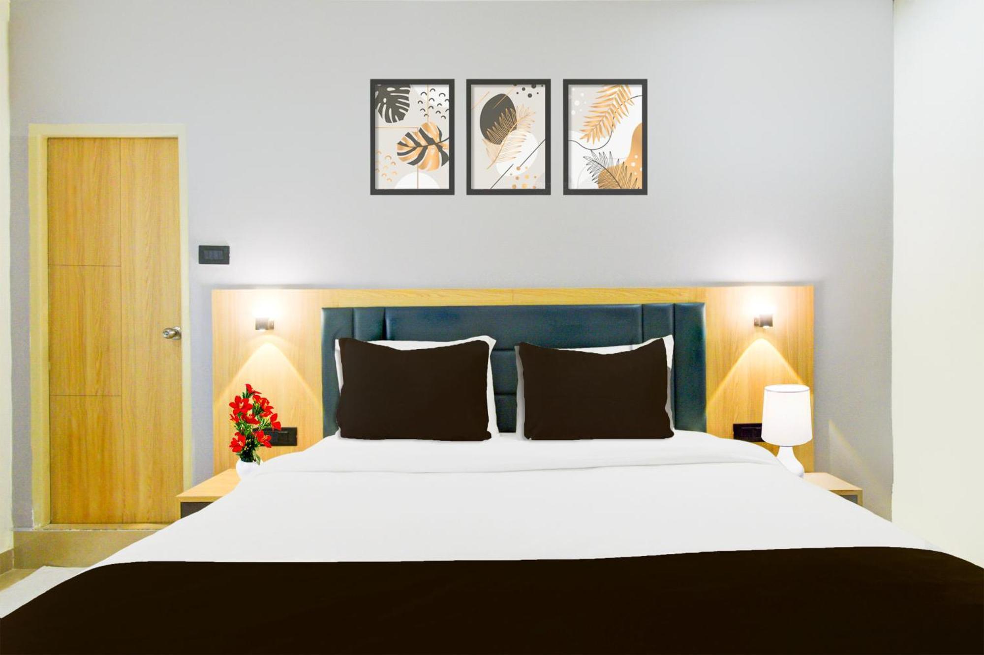 Townhouse Aarav Business Hotel Hyderabad Bagian luar foto